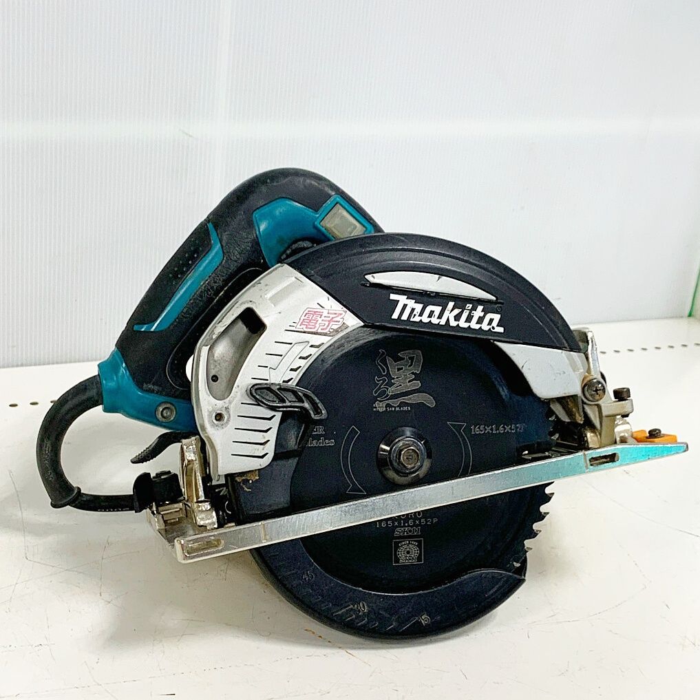 ♭♭MAKITA マキタ 165mm 電子造作用精密丸ノコ 5710C - メルカリ