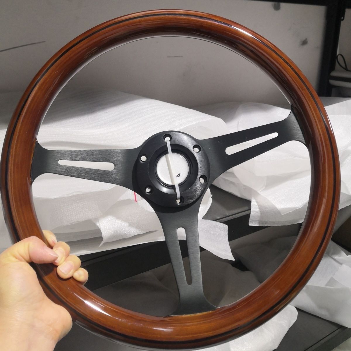 14インチ 木目調クラシックステアリング ホーンボタン付 汎用タイプ