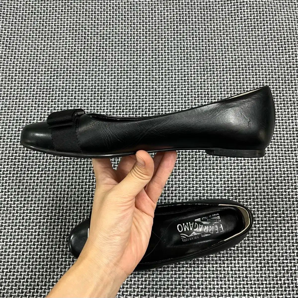 フラットシューズ