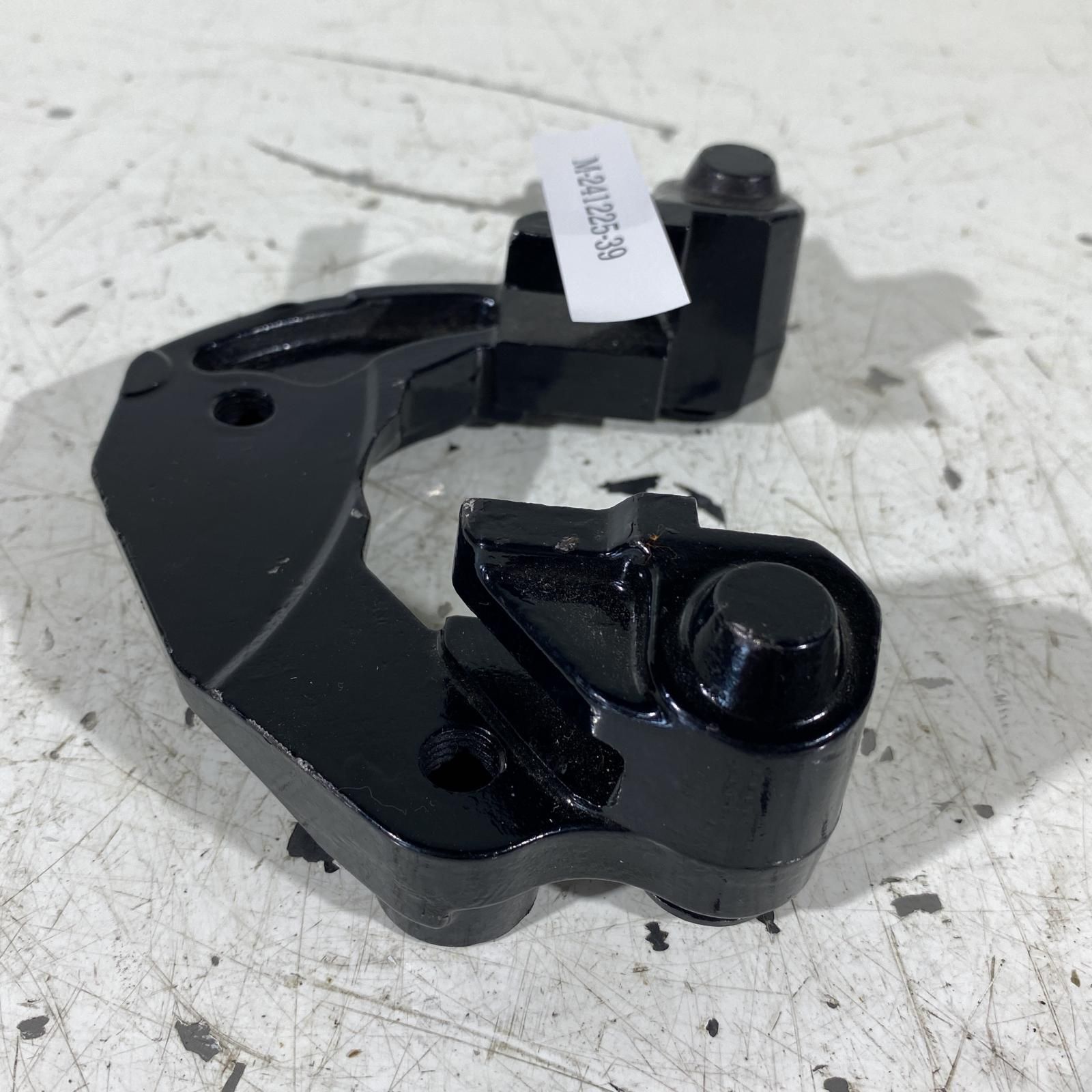 ニシムラ KAWASAKI Z400FX フロントキャリパーブラケット 左 カワサキ - メルカリ