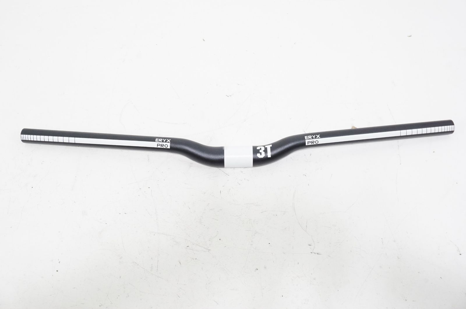 3T 「スリーティー」 ERYX PRO φ31.8 640mm ハンドル / バイチャリ中目黒店
