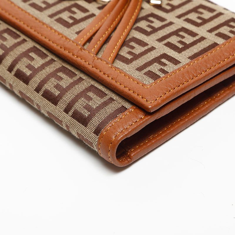 FENDI フェンディ
