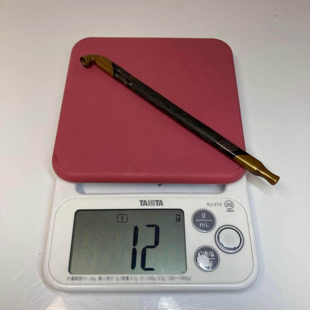 紋唐草蒔絵煙管