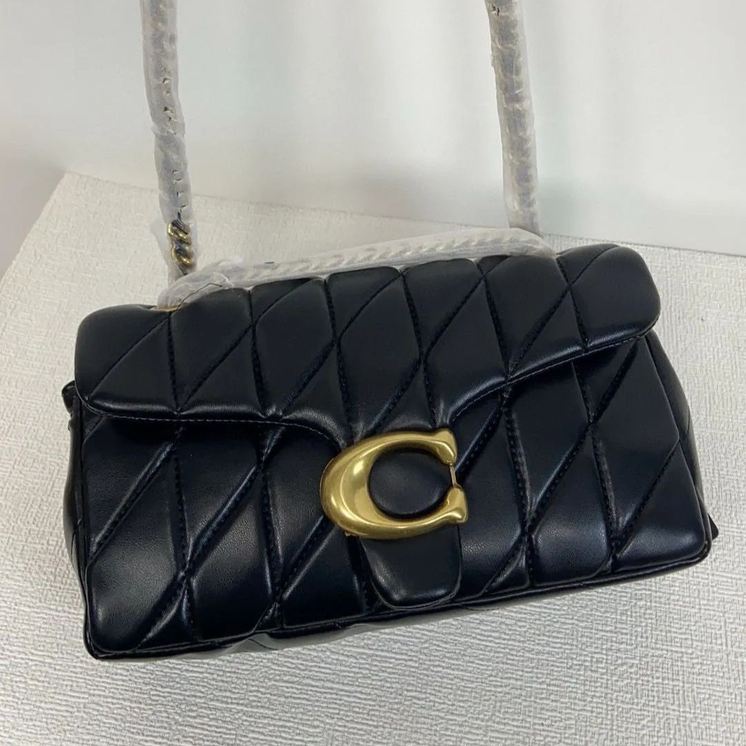 新品、未使用 COACH ショルダーバッグ タビー 26 キルティング