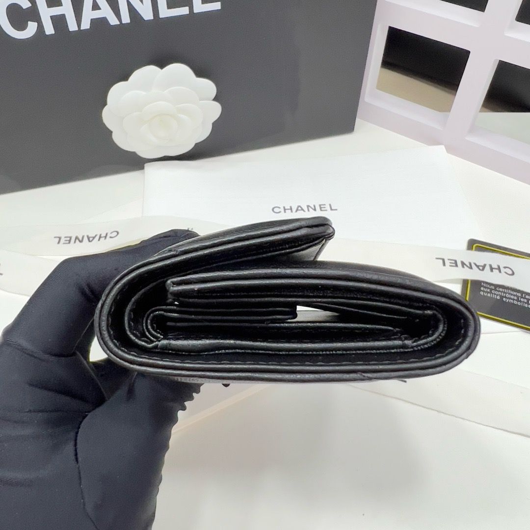 CHANEL シャネル　19 ディズヌフ　三つ折り　財布