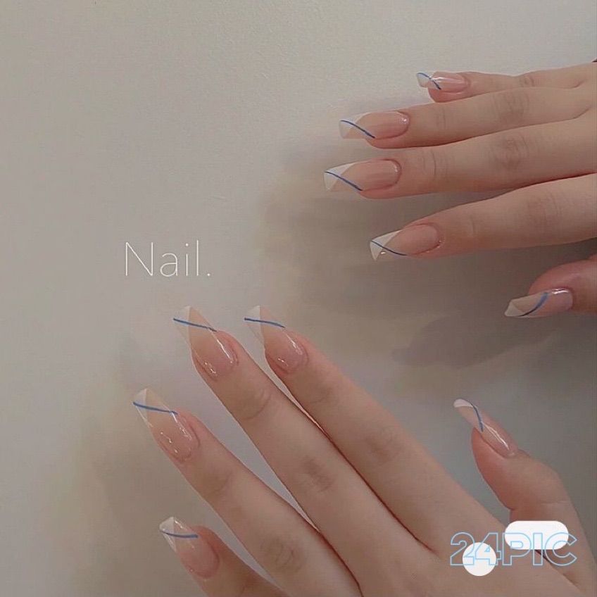 メルカリshops クロスライン白フレンチちゅるんクリアピンクベージュネイルチップ中国シンプルデート