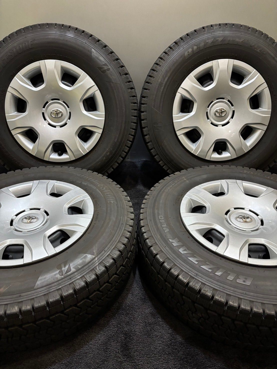 195/80R15 107/105N LT BRIDGESTONE/VL10 22年 トヨタ 純正 スチール 15インチ 6J +35 139.7 6H スタッドレス 4本 ハイエース (南6-I167)