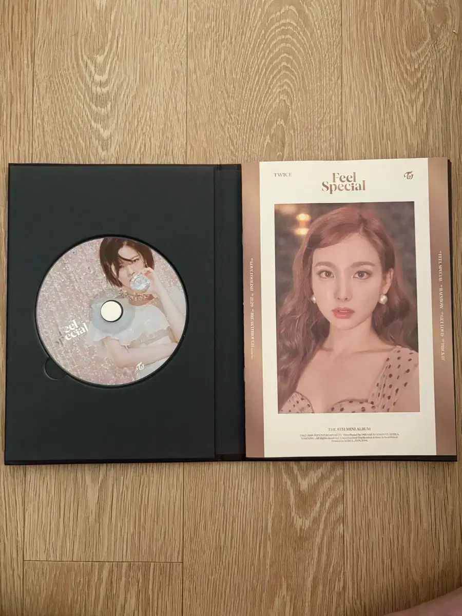 Twice 直筆サイン入りアルバム Feel Special unique-twice-signed-feel-