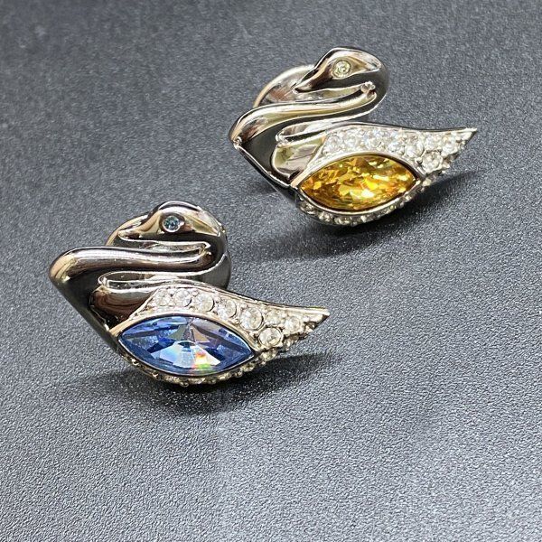 SWAROVSKI ラインストーン 鳥 SILVER ブローチ 〈202-6〉 SWAROVSKI ラインストーン 鳥 SILVER ブローチ 〈202-6〉 - メルカリ