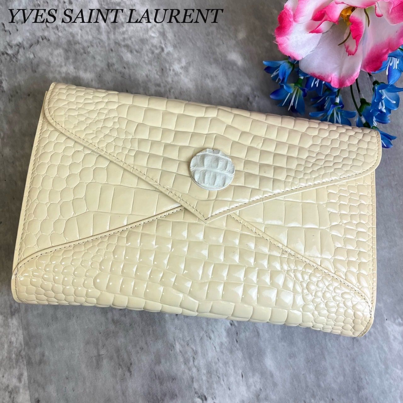 ✨良品✨ YVES SAINT LAURENT イヴサンローラン クラッチバッグ 