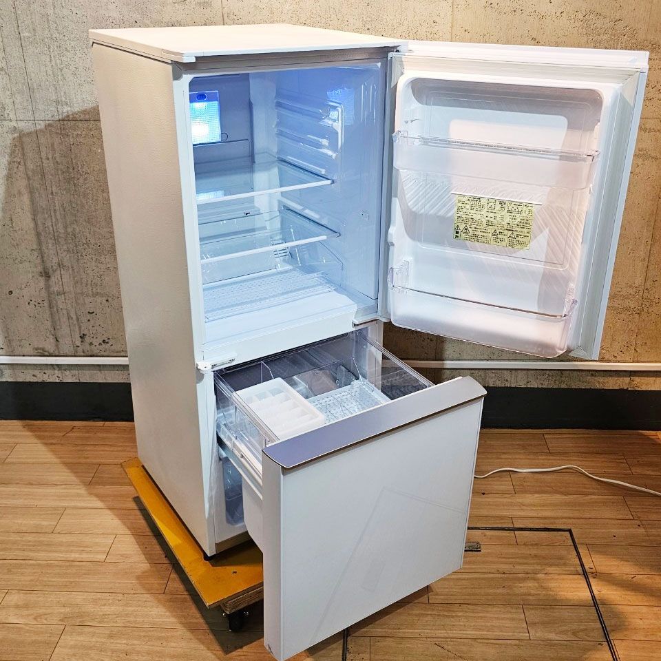 直販特注SHARP 冷蔵庫 SJ-GD14F-B 137L 2020年製 家電 H378 冷蔵庫・冷凍庫