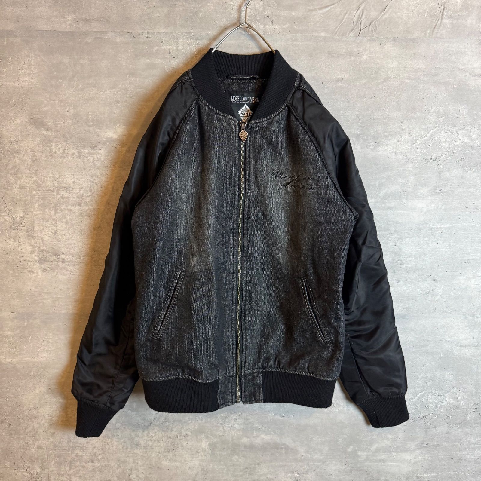 人気 M.C.D アウター ブルゾン デニム 切替デザイン 刺繍ロゴ バックロゴ 黒 ブラック Mサイズ