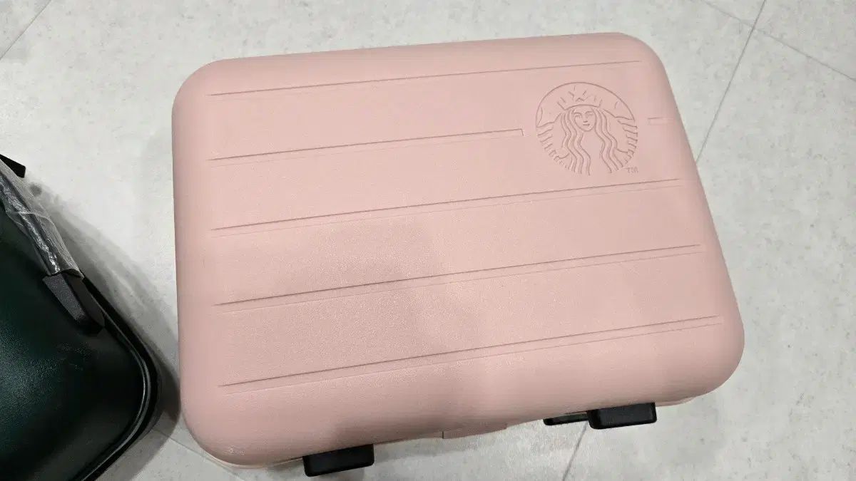 STARBUCKS(スターバックス) ミニキャリーケース ピンク - メルカリ