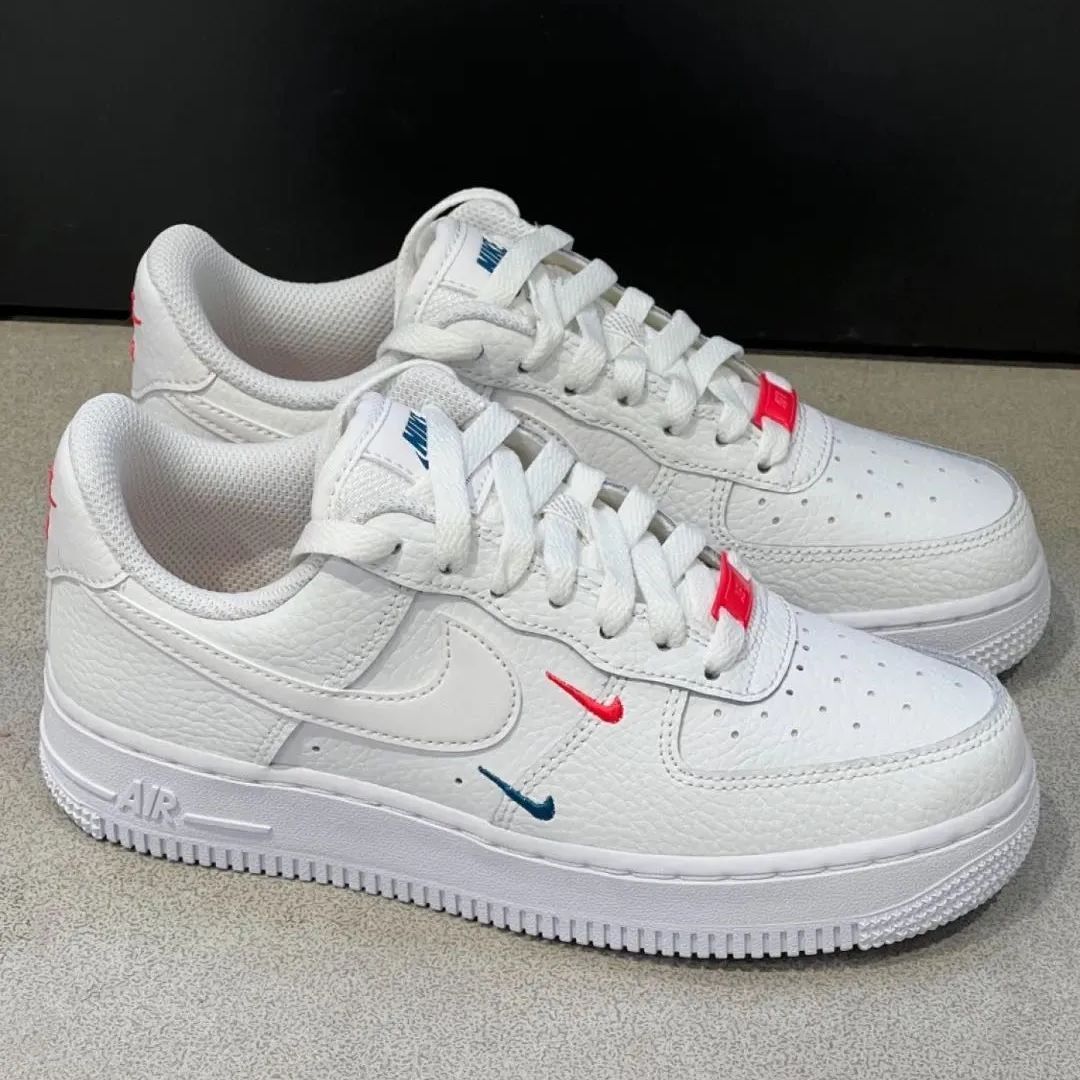 値下げします 新品 NIKE ナイキ スニーカー エアフォース NIke Air ...