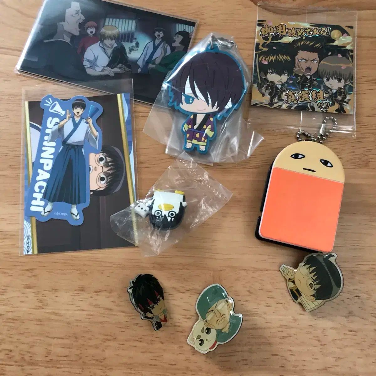 銀魂 グッズ まとめ 銀魂 グッズ まとめ売り 200個以上 一箱限定 銀魂