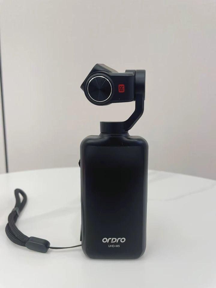 ハンドヘルドジンバルデジタルカメラ