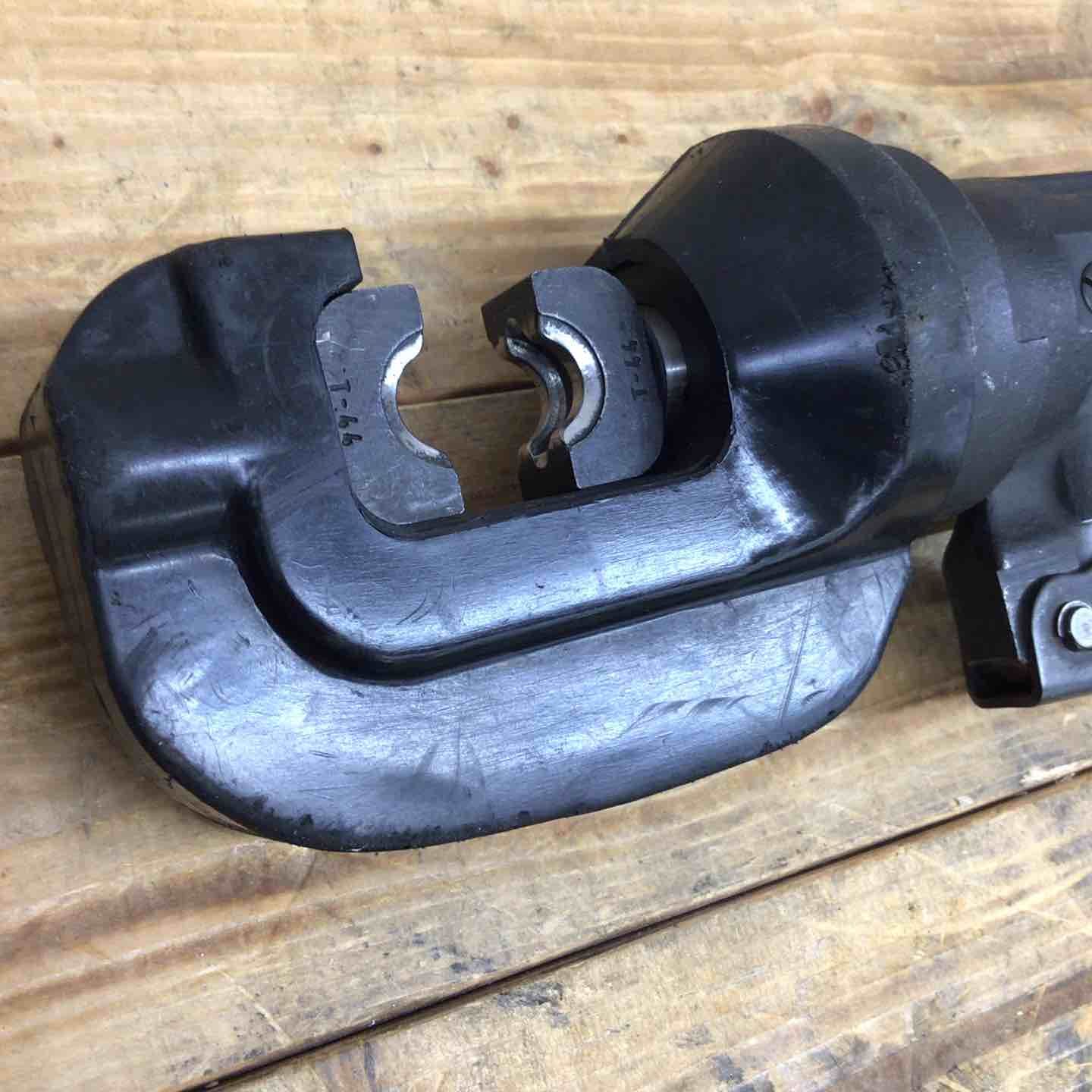 泉精器 IZUMI