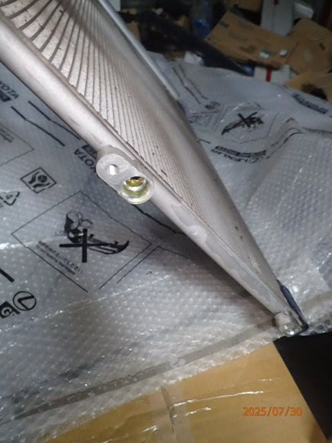 ハリアー ZSU60W 純正 コンデンサー