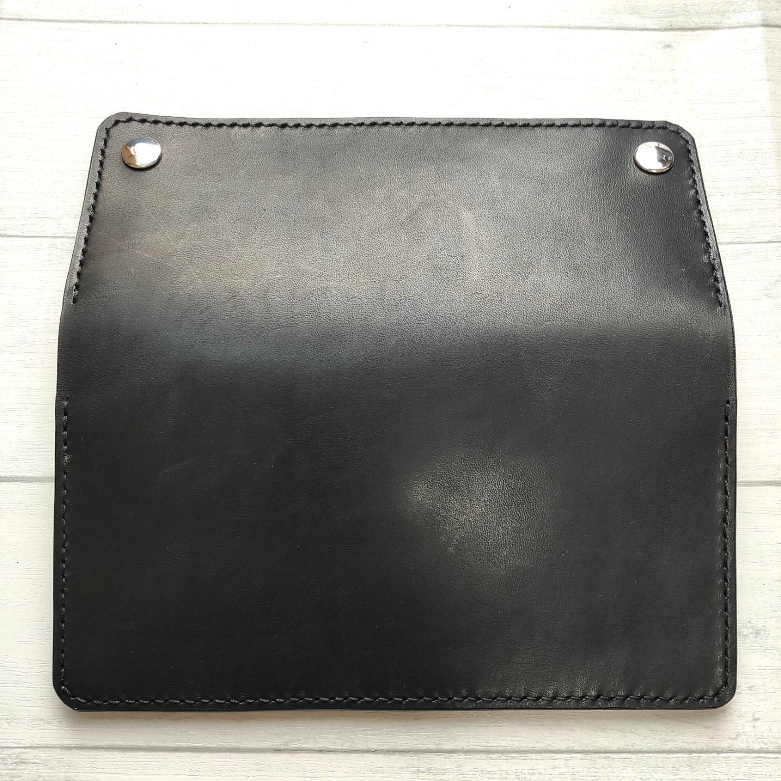 牛革トラッカーウォレット　ロングサイズ　 ブラック　金具シルバー色　シンプル 牛革トラッカーウォレット ロングサイズ ブラック 金具シルバー色 シンプル