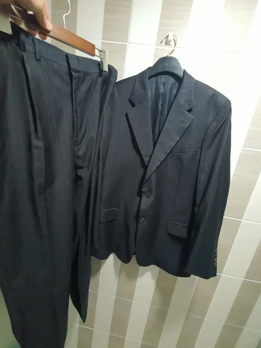 DAKS(ダックス) 正規品 賞 110 ヘクタール 36 ― 37 サイズ 秋冬 スーツセット