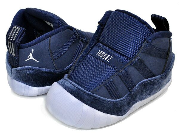 NIKE JORDAN