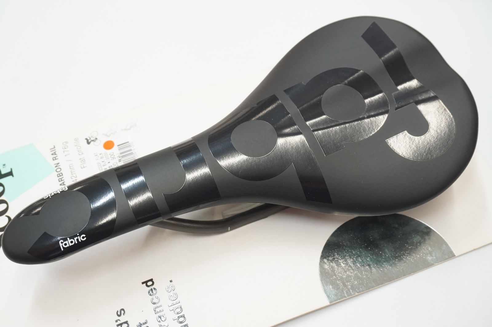 FABRIC ファブリック SCOOP PRO TEAM FLAT サドル | バイチャリ福岡店