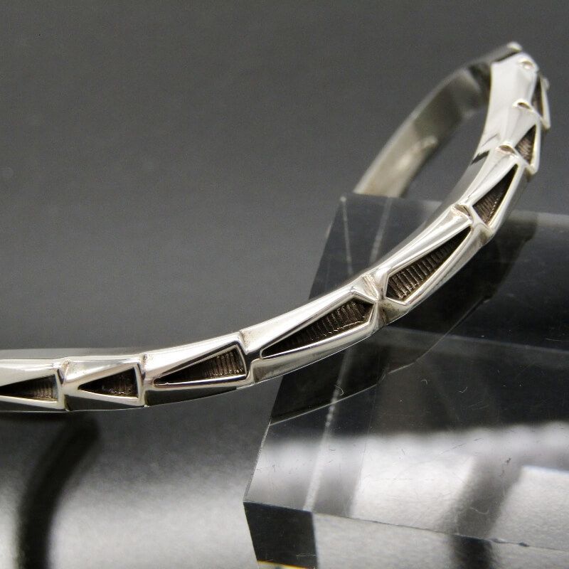 ナバホ族　ジェニファーカーティス　バングル 小物 / インディアンジュエリー INDIAN JEWELRY 小物 バングル