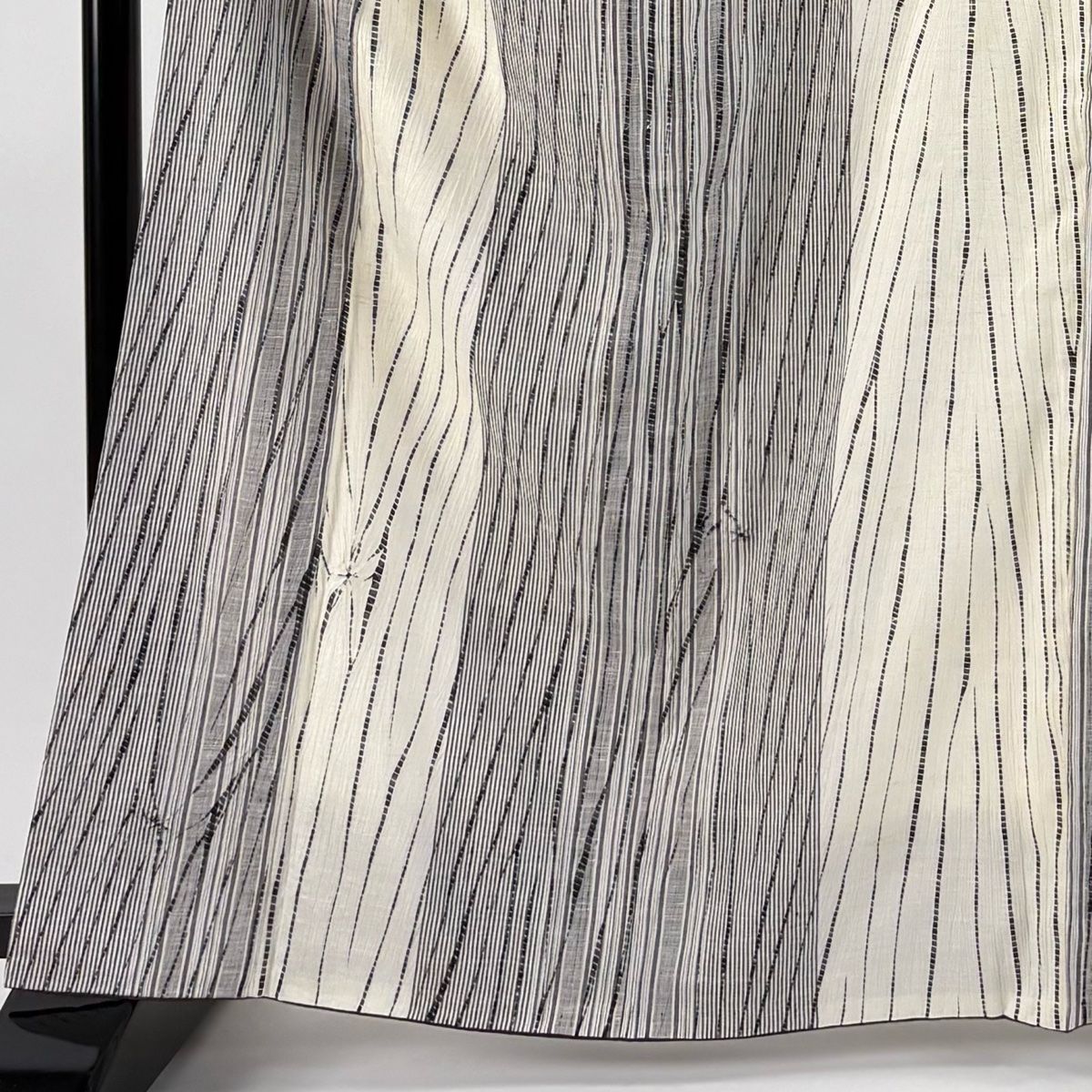 小紋 身丈165cm 裄丈67cm M 袷 紬地 縞 幾何学 絞り クリーム 正絹 名品