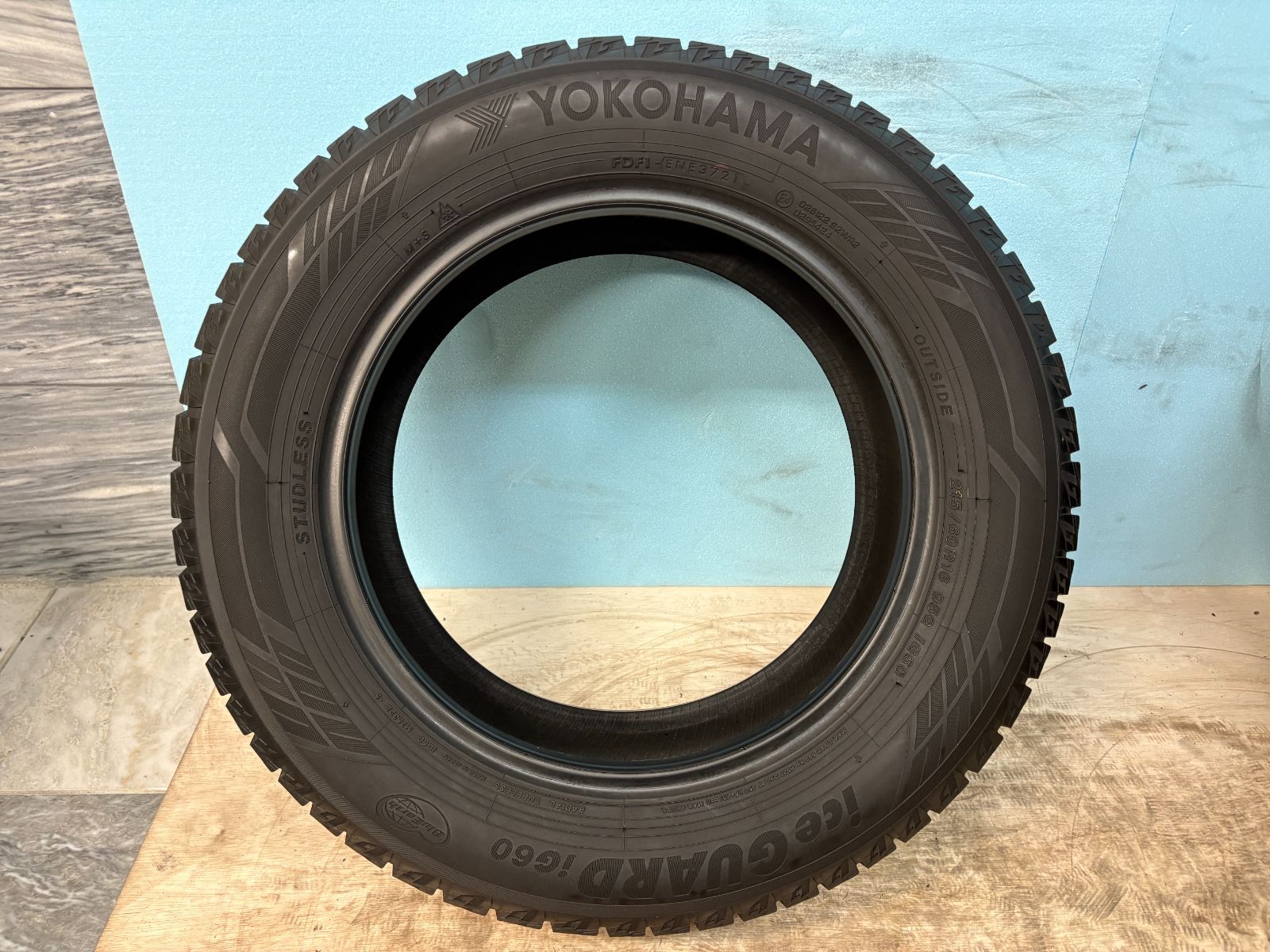 215|60R16 iG60 スタッドレス Yokohama iceGUARDiG60 16インチ 4本セット R16No1