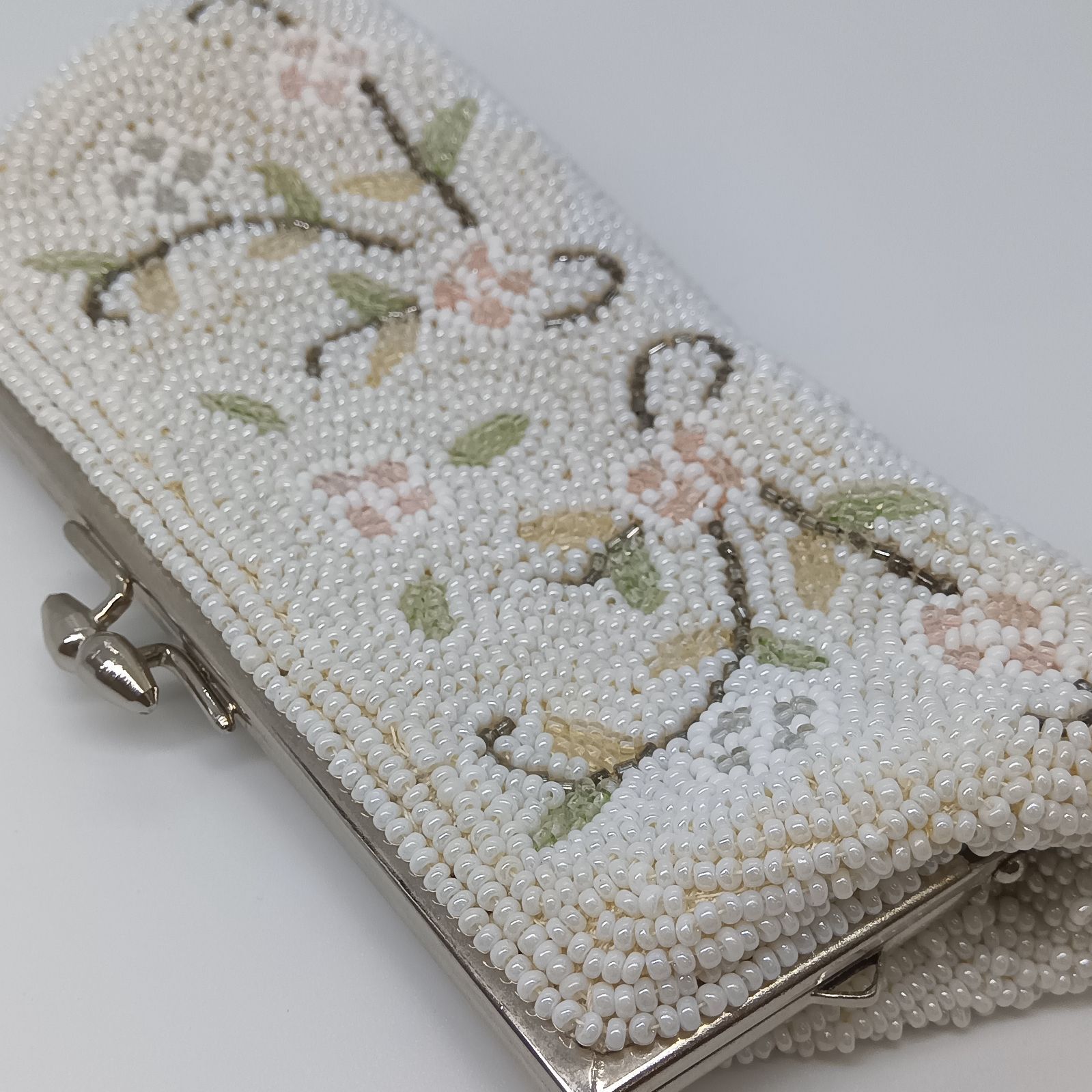 訳あり☆昭和レトロ ? ビーズ刺繡 ／ 小銭入れ 財布 ／ 花柄 