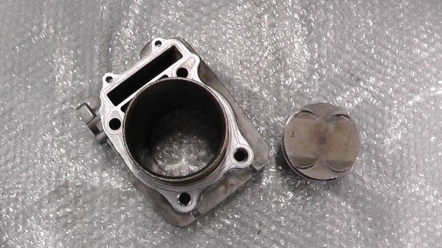 グース350　NK42A-104xxx　の　シリンダー　ピストン:#1741226800