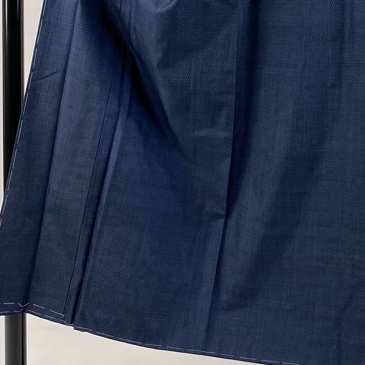 男着物 身丈152cm 裄丈72cm L 袷 紬 亀甲絣 紺色 正絹 秀品