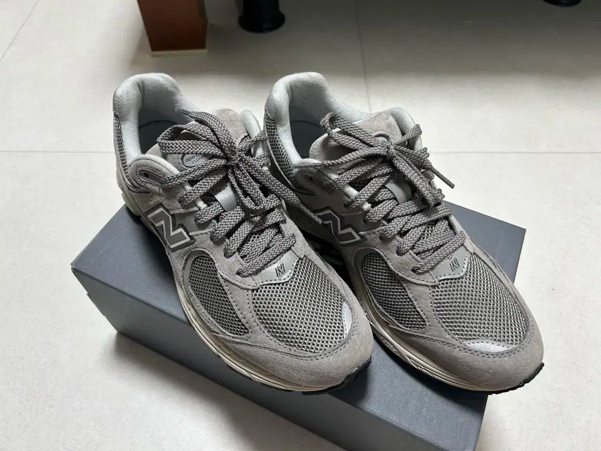 New Balance ニューバランス 2002r グレー
