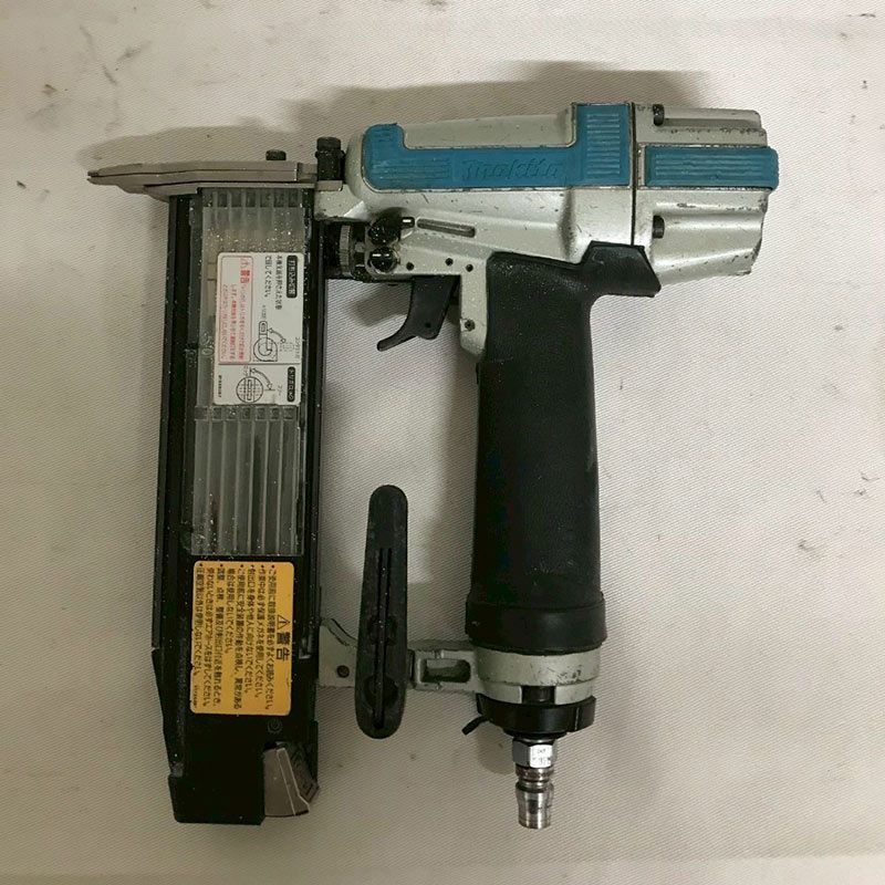 北見市発】マキタ makita 仕上釘打 AF502 シルバー