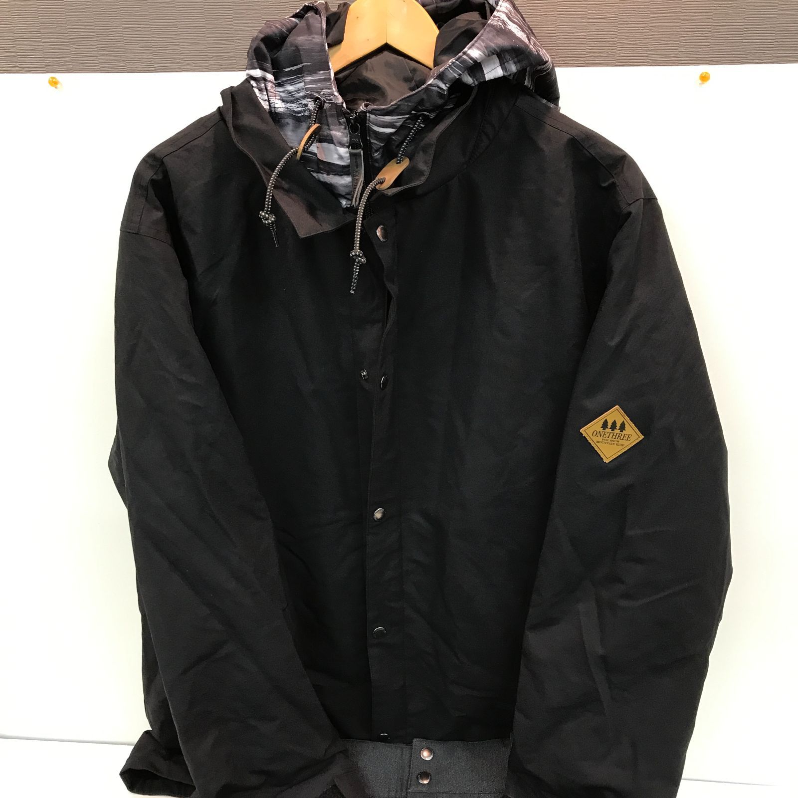八戸第2-58-154 ONE THREE ワンスリー スノーボードウェア 上下セット