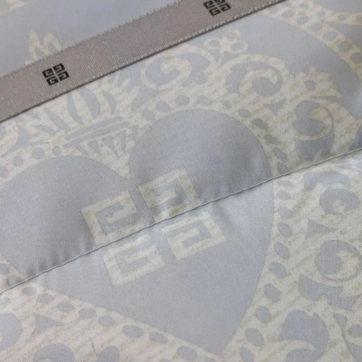 〇 GIVENCHY 洗える羽毛肌掛ふとん ダウン50％ フェザー50％ 2枚セット
