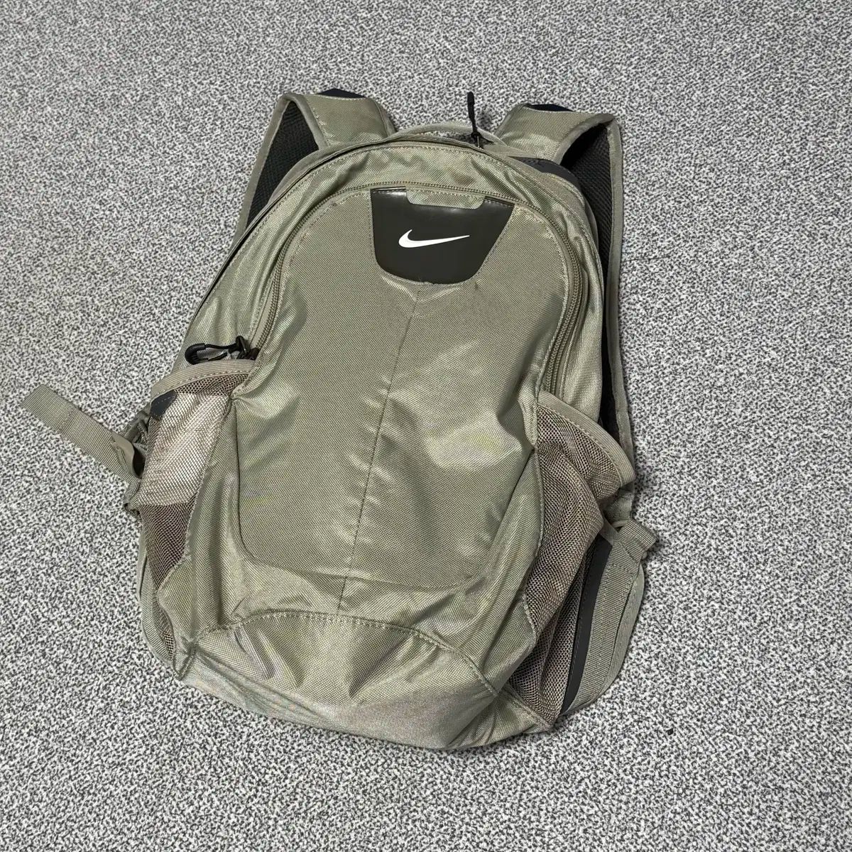 2719【美品】ace. エース レザー リュック A4PC格納可能 クッション