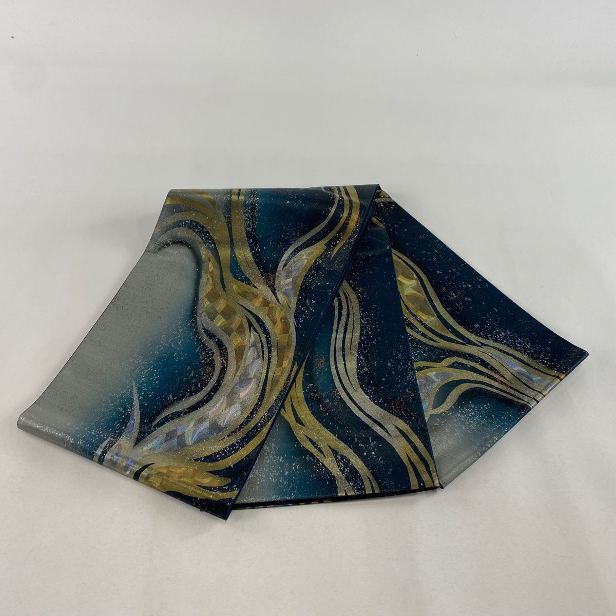 袋帯 美品 秀品 幾何学模様 箔 深緑 六通 正絹 【中古】 - メルカリ
