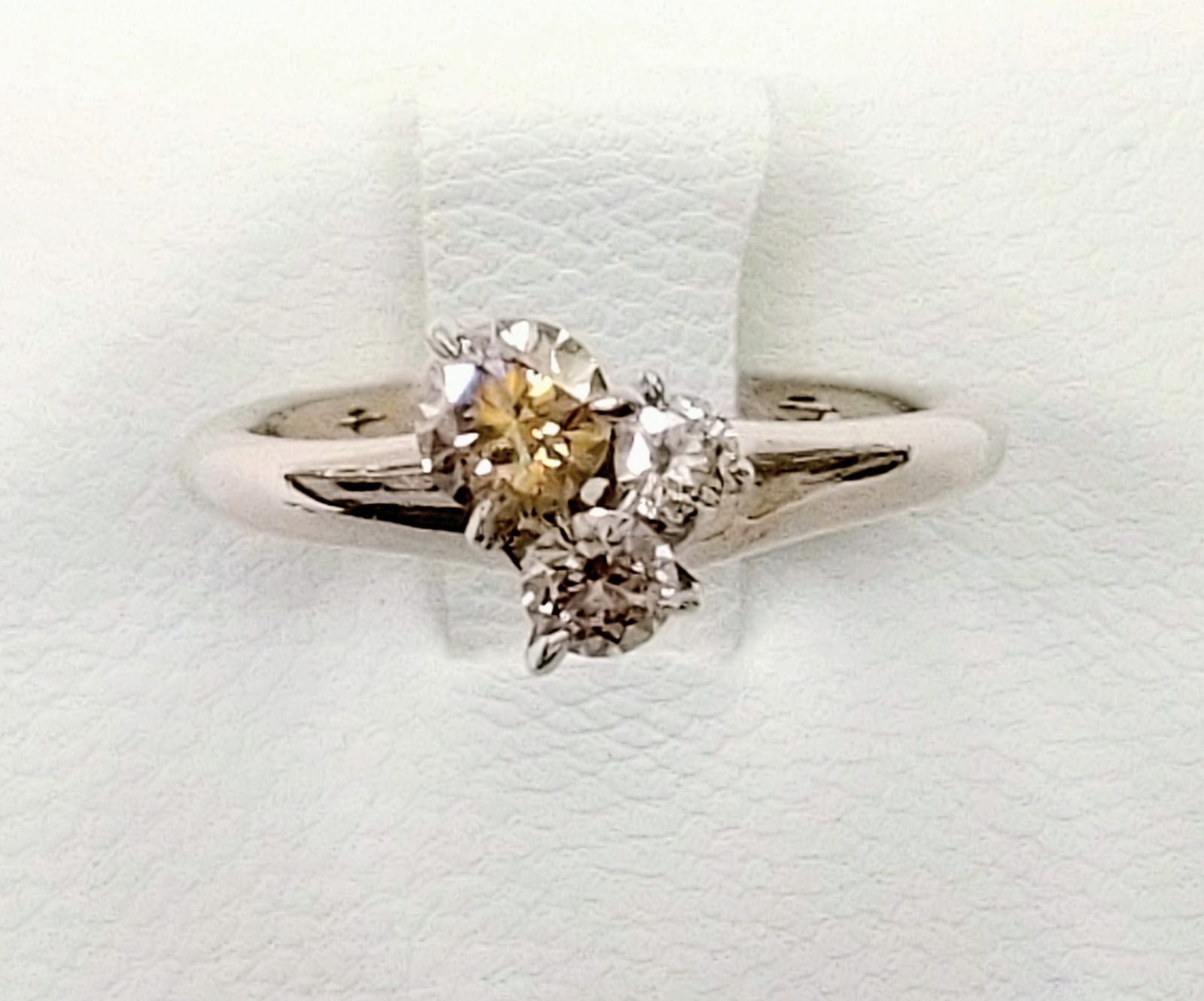 カシケイ ムク K18BG ブラウンダイヤモンド3石 0.3ct リング