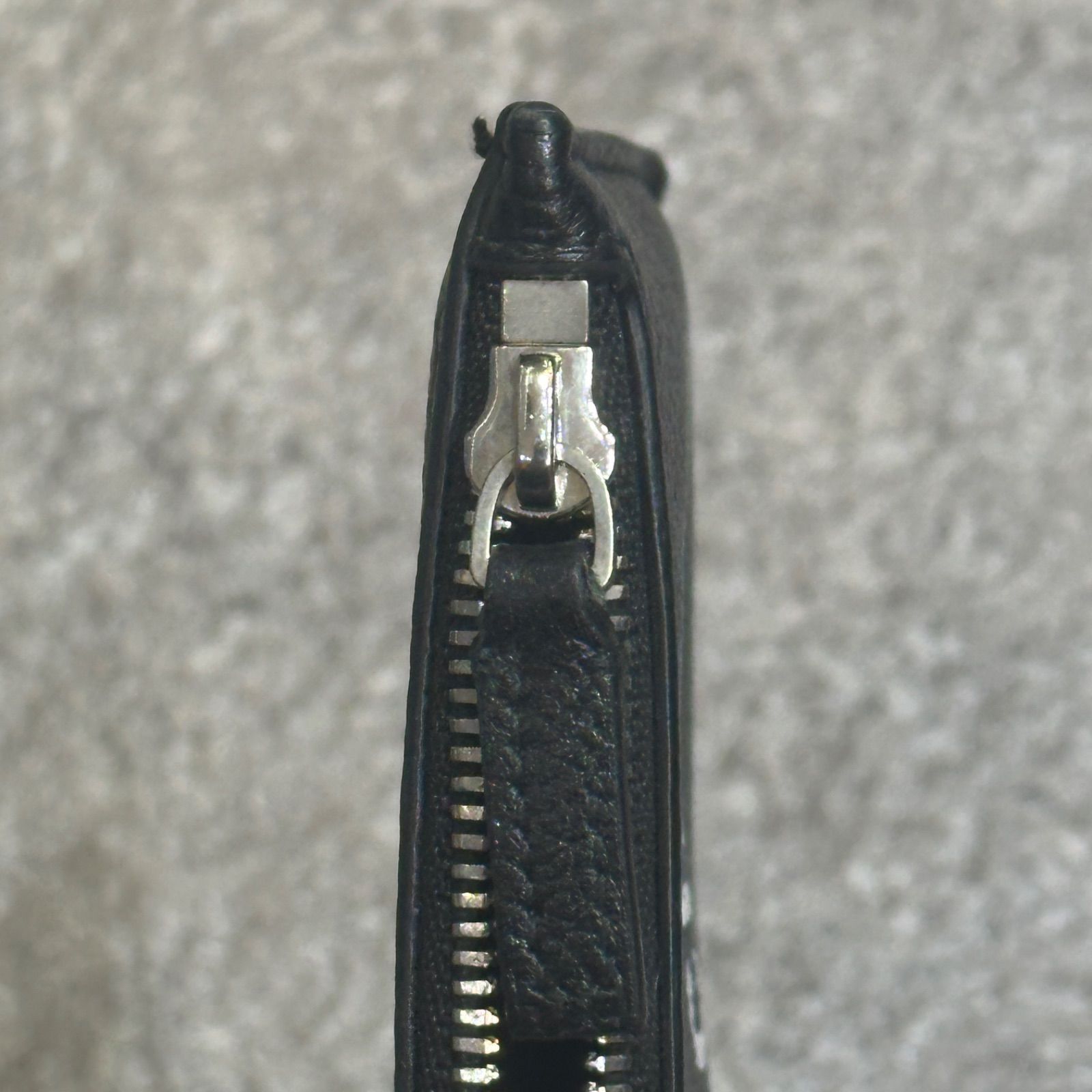 Balenciaga　ストラップ付きカードケース BALENCIAGA CASH ネックストラップ レザー カードケース