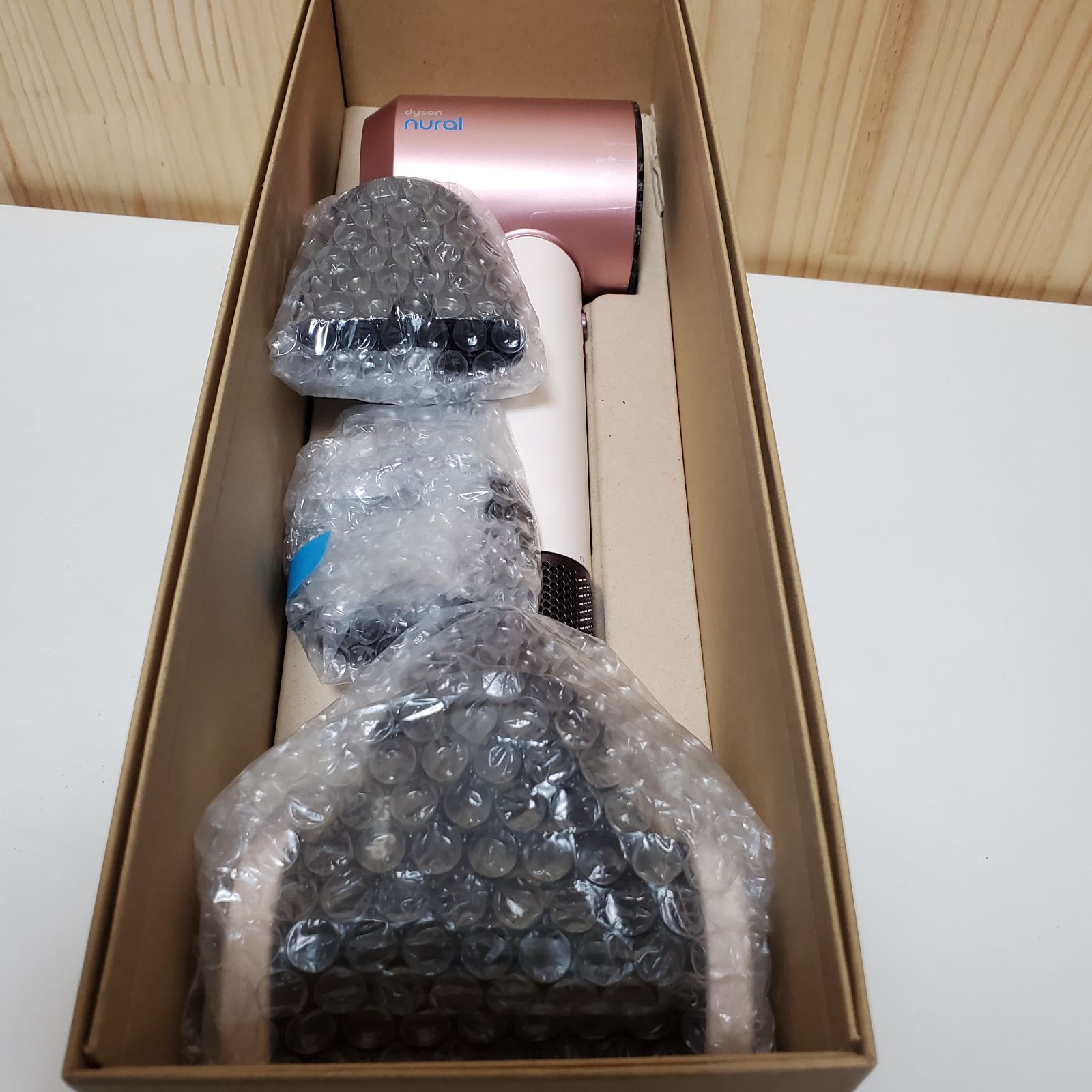 dyson ダイソン ドライヤー 新品、未使用、未開封 Dyson Supersonic