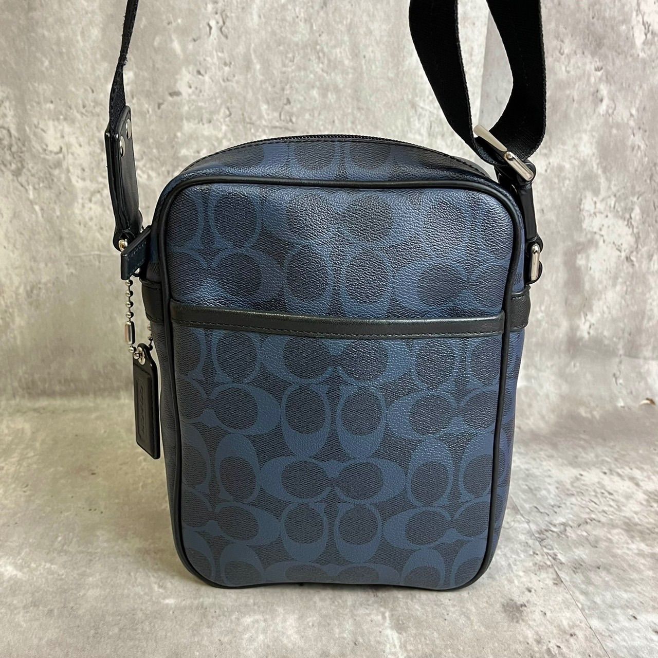 良品✨ コーチ チャールズ ボディバッグ ストライプ レザー クロス