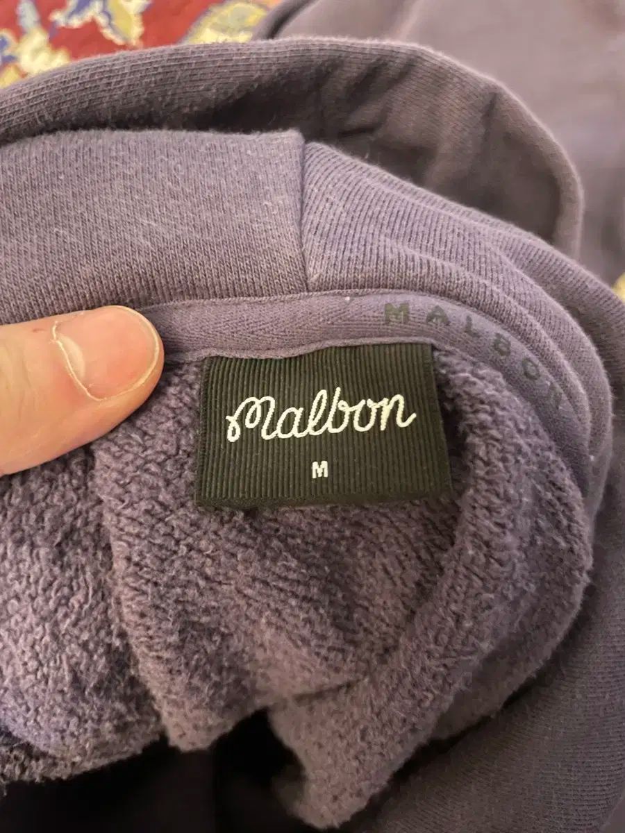 フード付きTシャツ