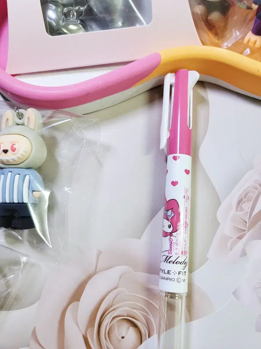 3 色鉛筆ホルダーセット スタイルフィット ポムポムプリン マイメロディ キキララ ホルダー SF漫画 語学 辞書 学習参考書 