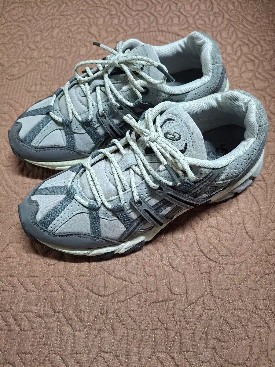 235 Asics アシックス ゲルソノマ スニーカー 0824
