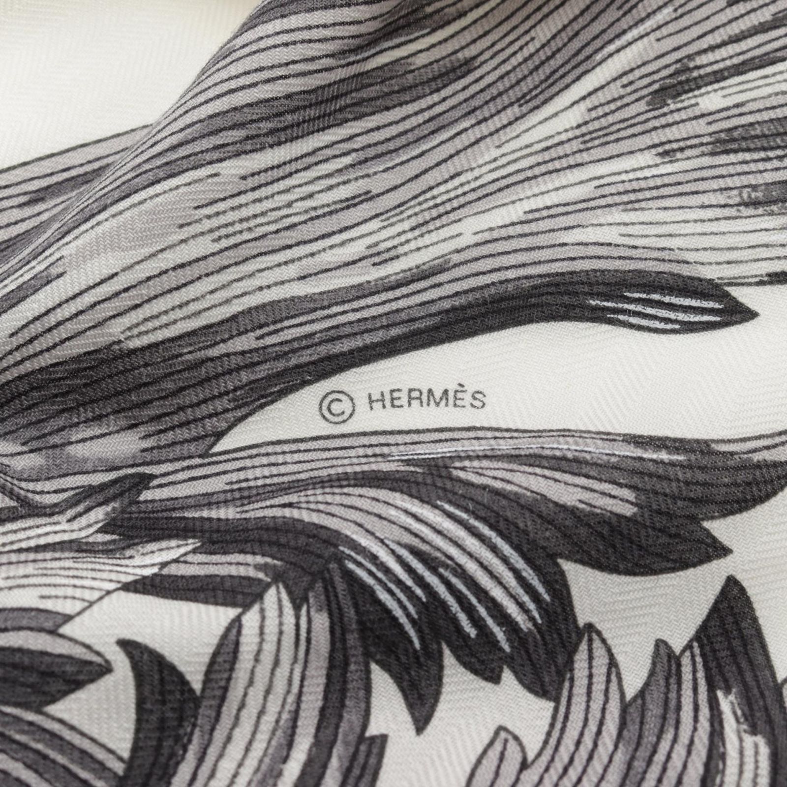 HERMES エルメス トライアングルジェアン Tulipomanie スカーフ - メルカリ
