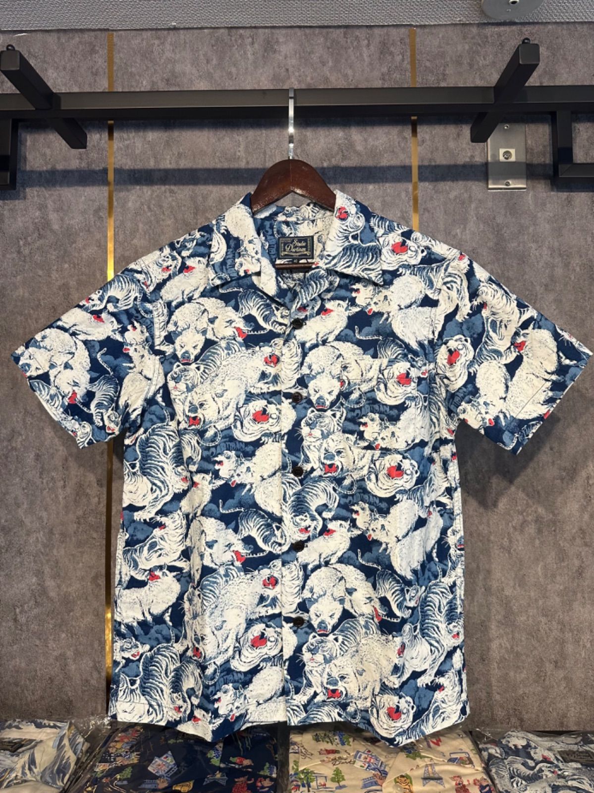 STUDIO D'ARTISAN 百豚　アロハシャツ　レーヨンダルチザン5279 STUDIO D'ARTISAN ステュディオ・ダ・ルチザン 5691 百豚アロハ