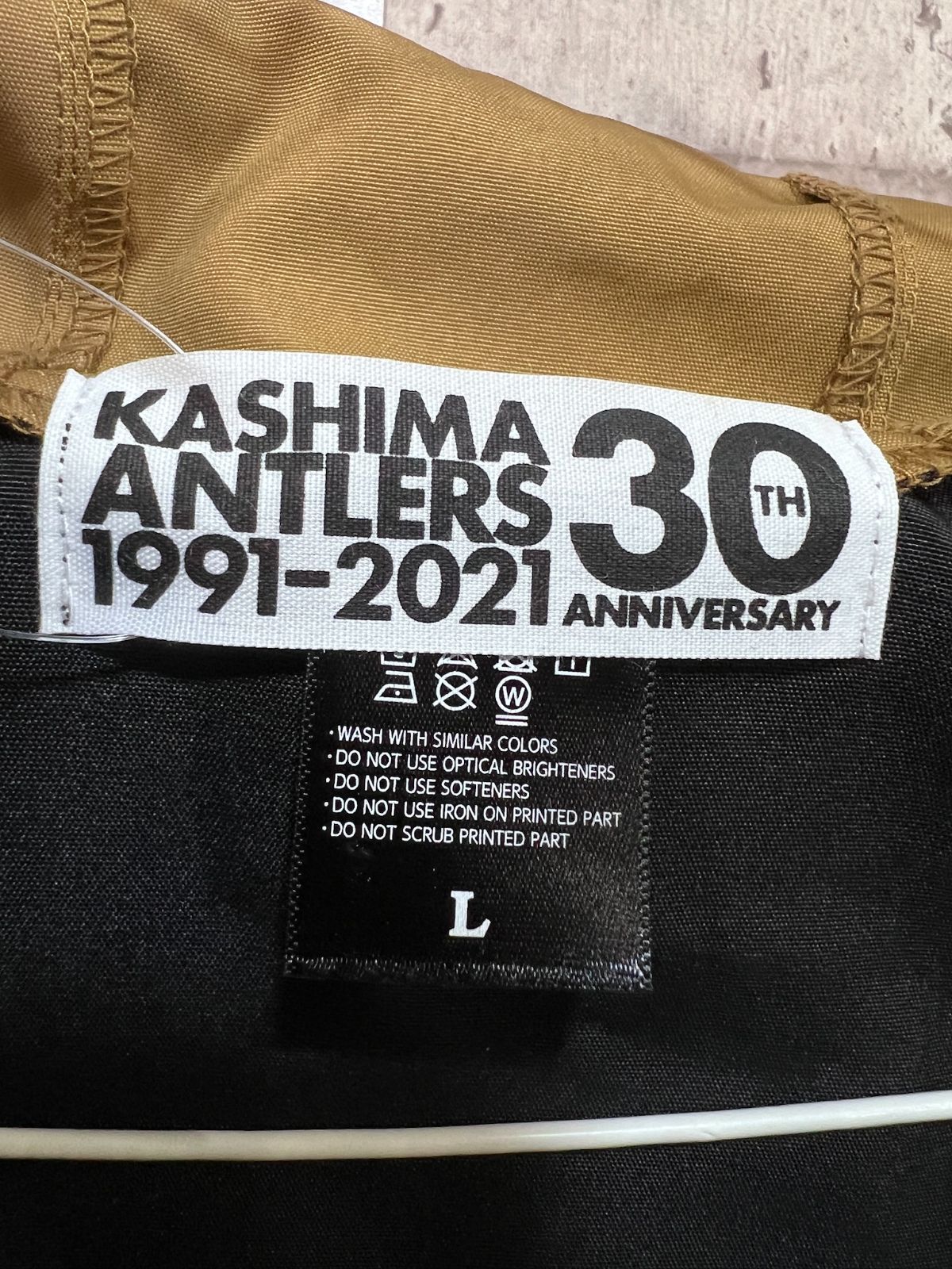 最新作が入荷中！ 鹿島アントラーズ 30周年 ナイロンジャケット L ナイロンパーカー 送料無料。