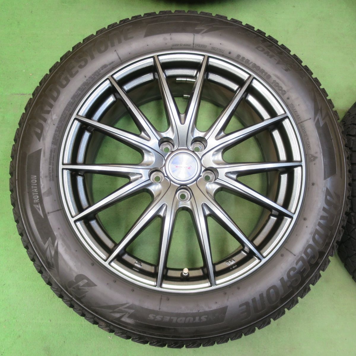 キレイ☆スタッドレス 225/60R18 ブリヂストン ブリザック DM-V3 VELVA
