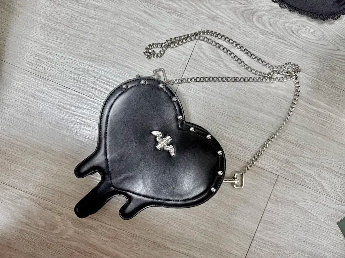 Dimmoire 딤모아르 ウール時計 ハート ポーチ チェーンバッグ ブラック